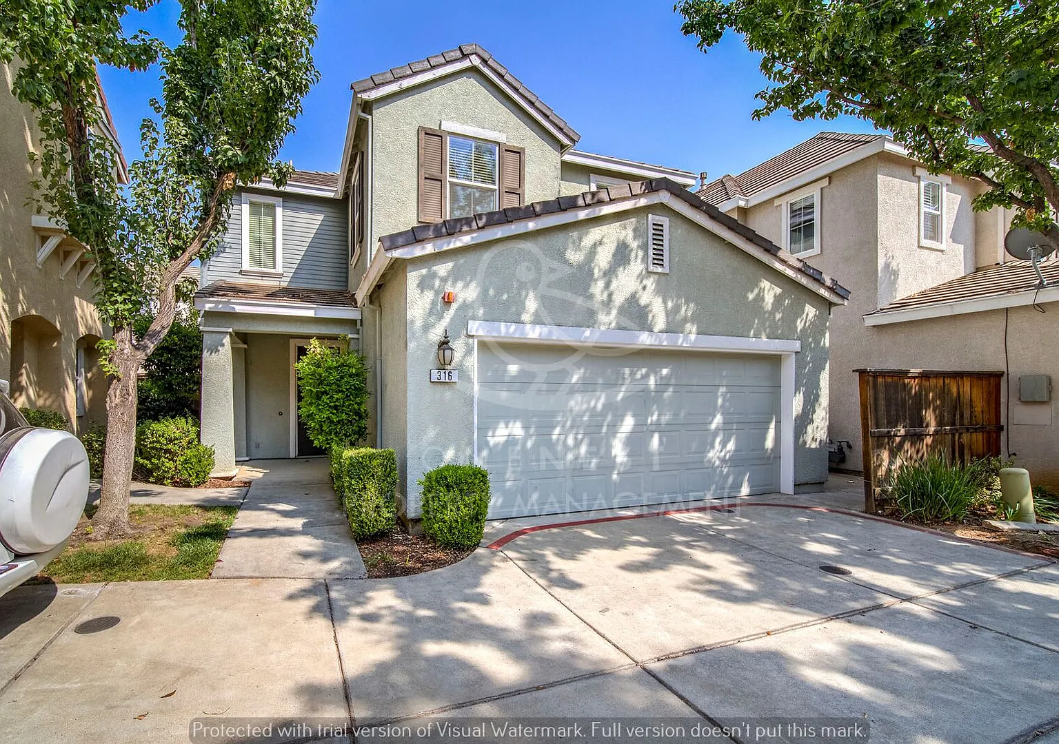 Charming Lincoln Rental, 3 Bedrooms + 2-Car Garage — Photo 1