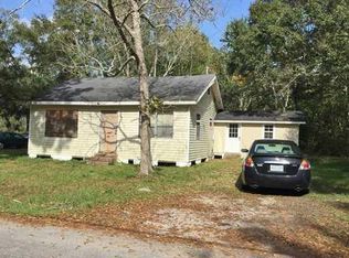 4131 Hickory Dr, Moss Point, MS 39563