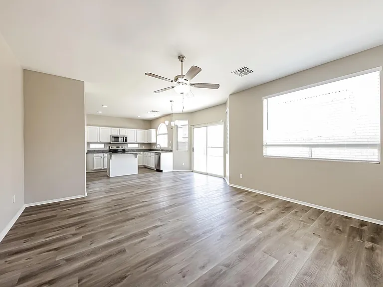 2409 S 90th Gln — Photo 4