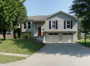 1812 NE Patterson Dr, Lees Summit, MO 64086
