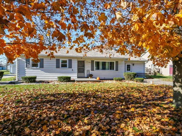 203 N Kimball St, Kouts, IN 46347