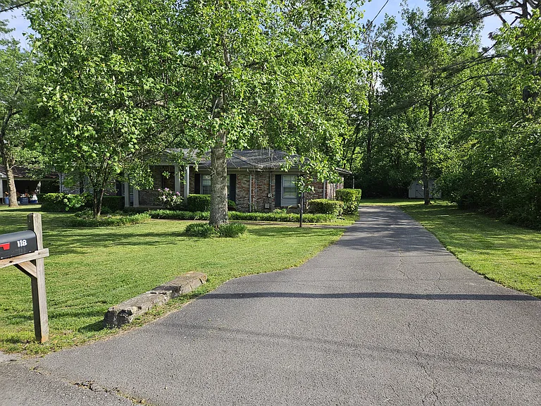 118 Meadowgreen Ct — Photo 2