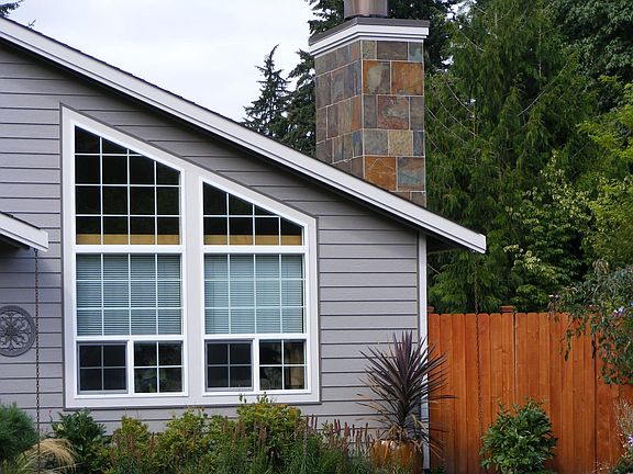 3rd image of 530 Eklund Ct SE