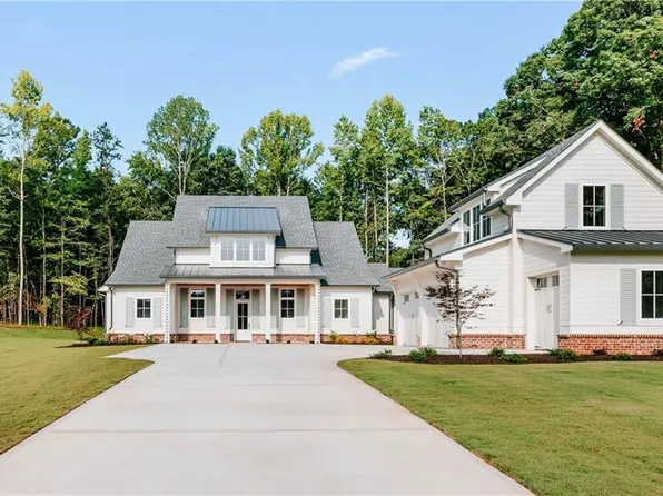217 Chariot Ct, Jefferson, GA 30549