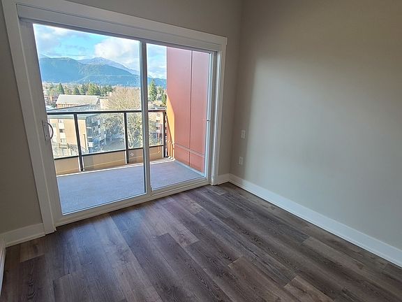 5th image of 46338 Yale Rd #603