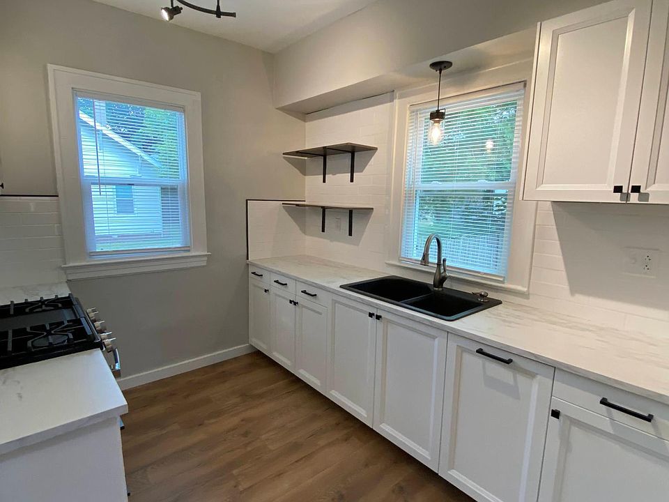 1st image of 1824 Collins Ave SE