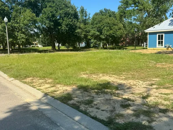 513 Thomas Shields Blvd, Bay Saint Louis, MS 39520