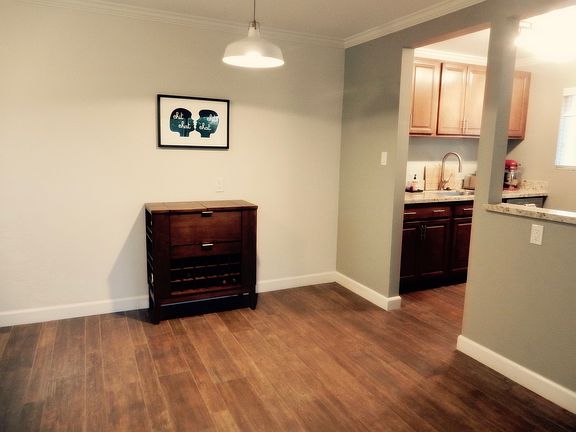 3rd image of 1131 Laguna Ave