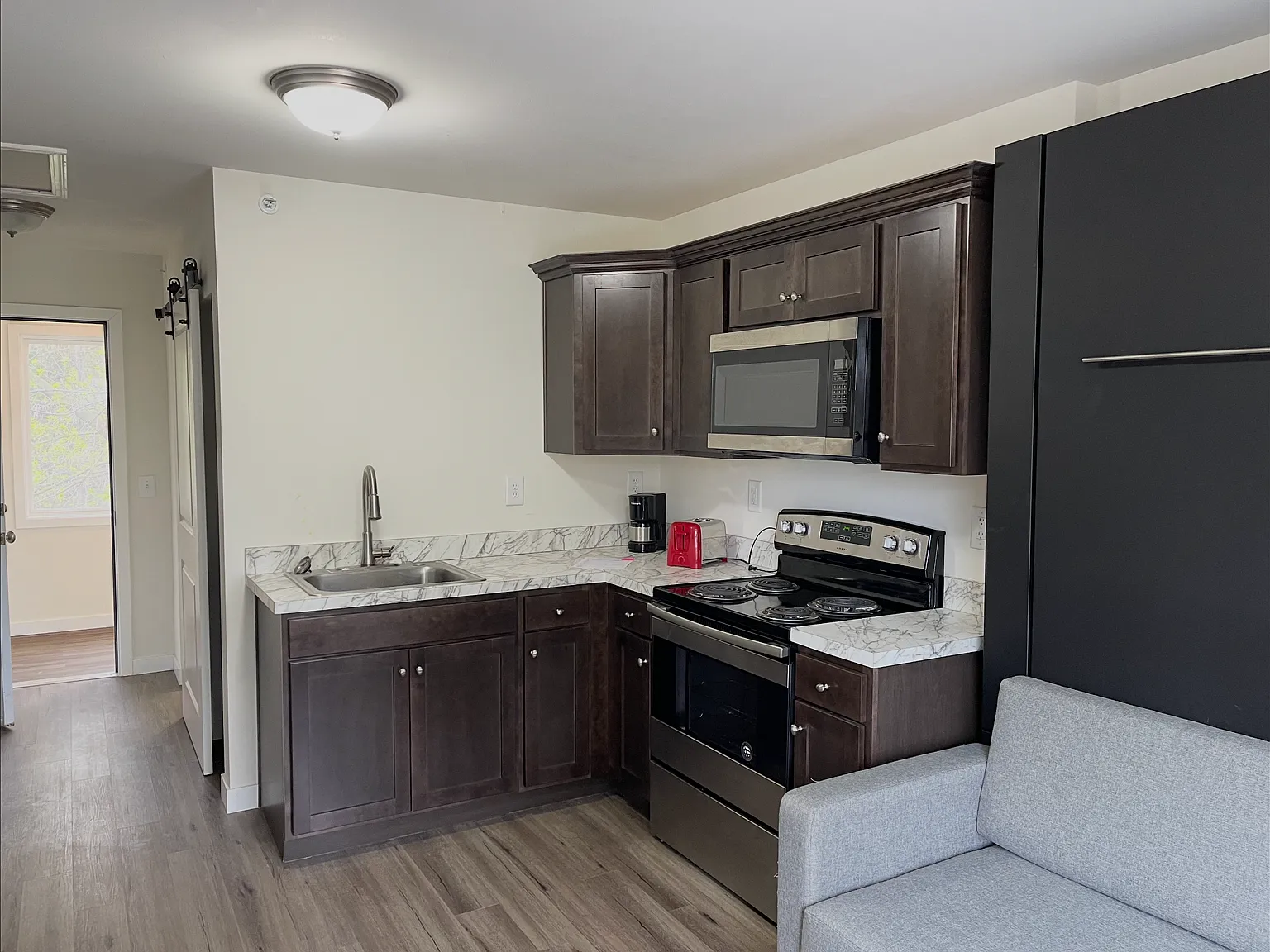 612 Garnet St — Photo 2