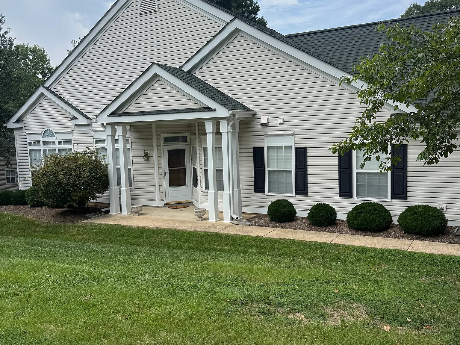2 bed, 1680 sqft, $2,100 — Photo 1