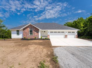 427 N Maynard Rd, Nixa, MO 65714