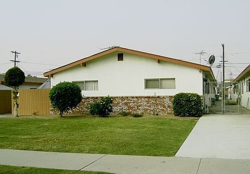 1st image of 1051 N Banning Blvd APT D