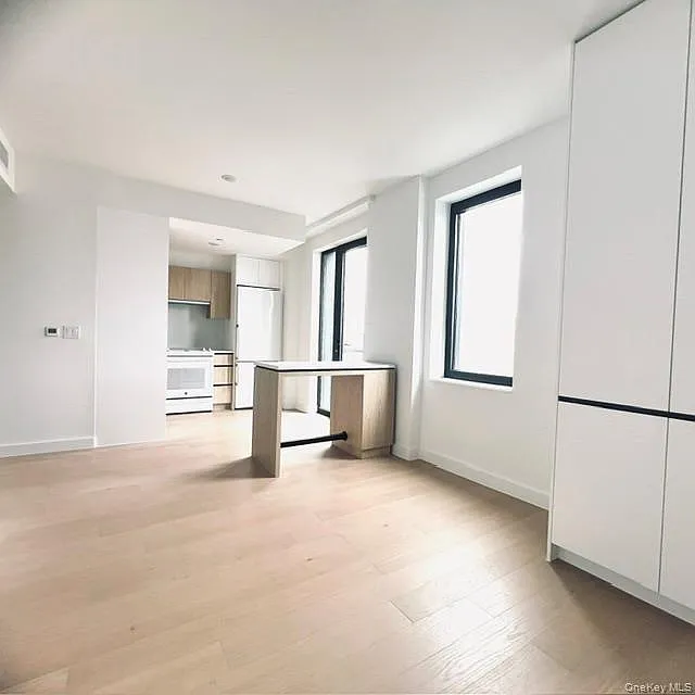 Studio, 1.0 bath, 498 sqft, $2,200 — Photo 3