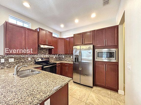 2nd image of 13873 Benavente Ave