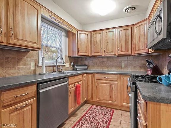 4th image of 833 Edenridge Dr