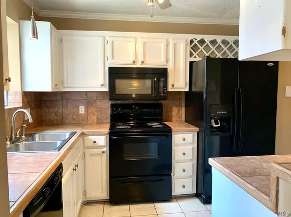 942 Ridgepoint Ct #10-C, Baton Rouge, LA 70810