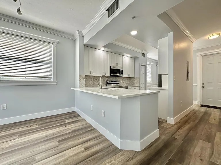 27 Royal Palm Way #406 — Photo 12