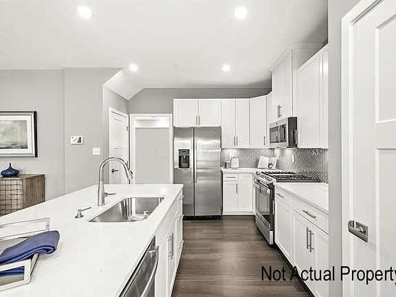 2nd image of 3842 Mason Ln