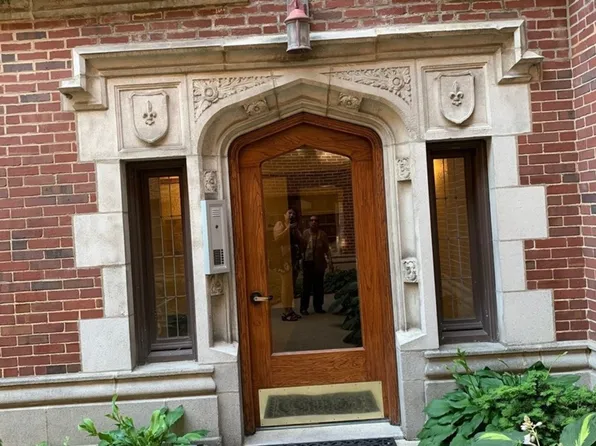 (undisclosed Address), Oak Park, IL 60301
