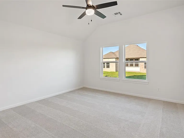 5008 Misty Wood Ln — Photo 19