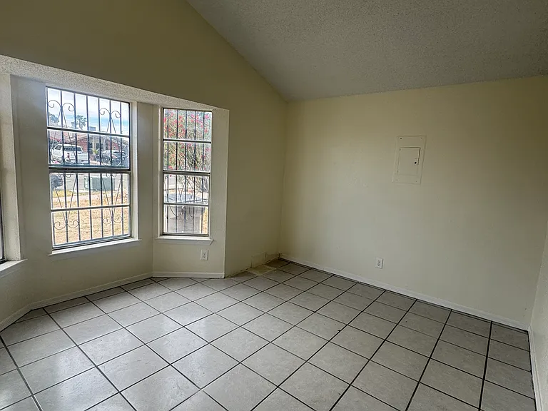 850 Los Surcos Rd — Photo 10