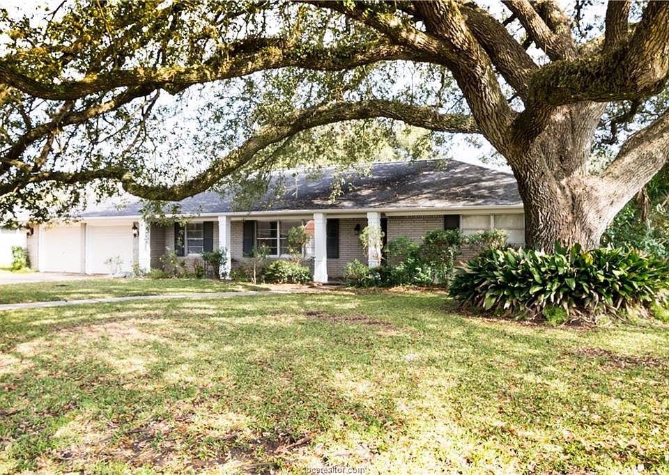 1st image of 406 Croom Dr