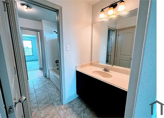 3002 Limestone Cir — Photo 9