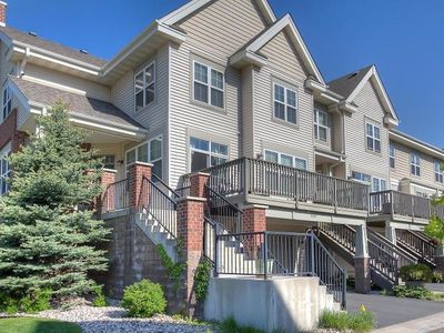 8101 Oakview Dr N, Maple Grove, MN, 55369