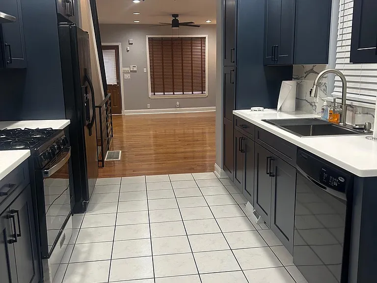 2417 S Rosewood St — Photo 9