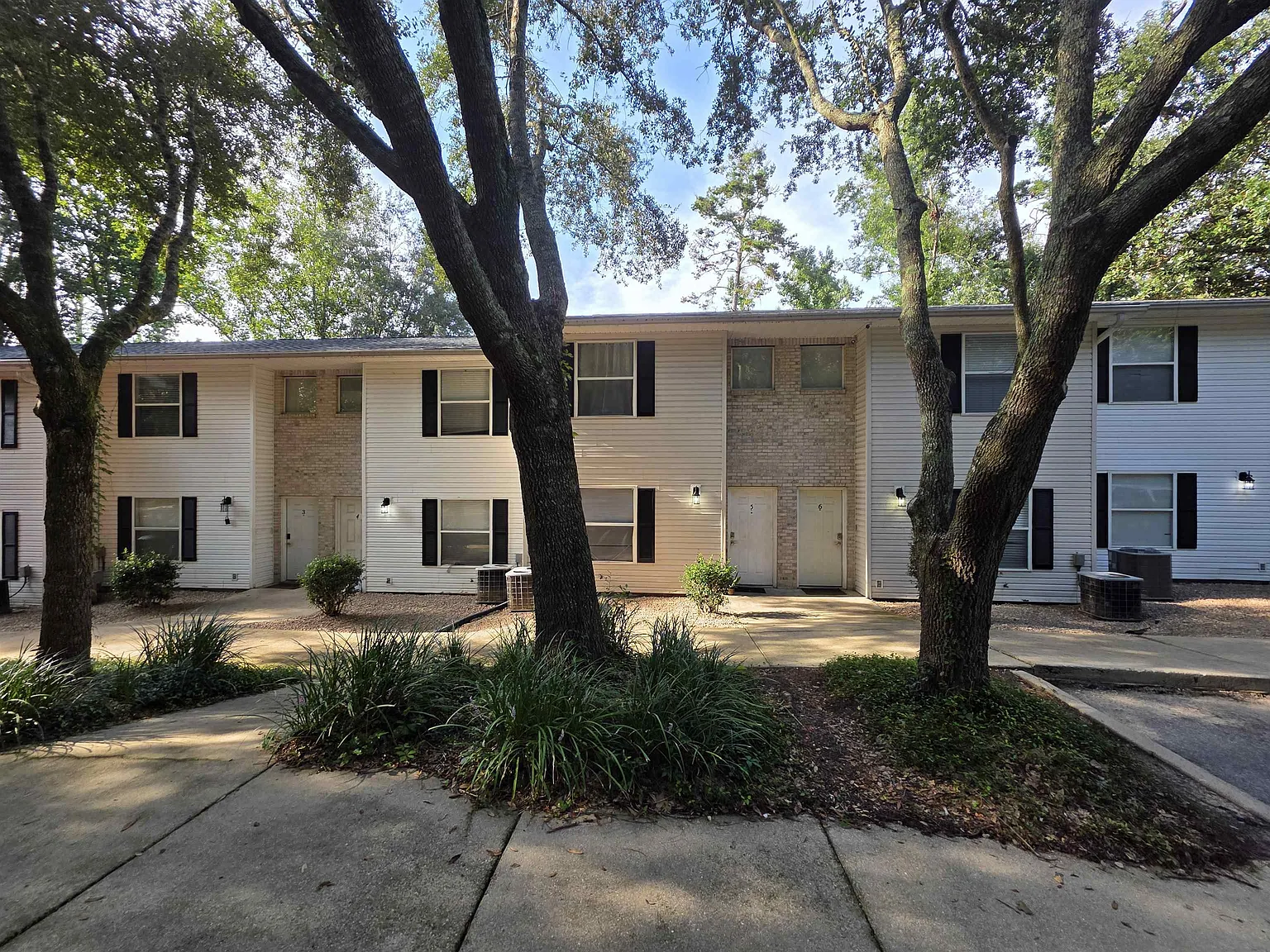 3 bed, 1235 sqft, $1,450 — Photo 2