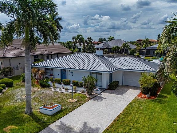 2nd image of 2241 Gulfview Rd