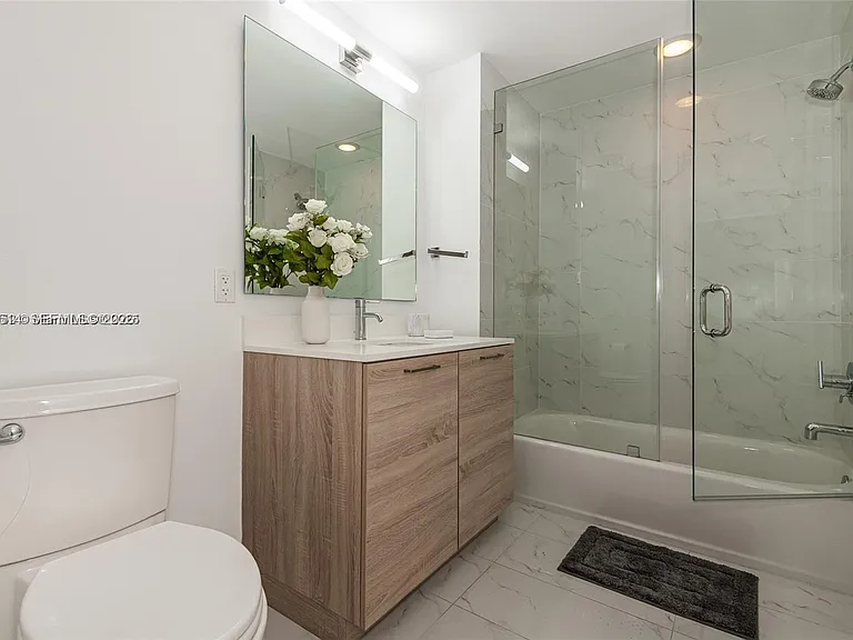 16385 Biscayne Blvd #2118 — Photo 10