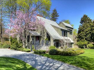 353 Gibbs Ave, Newport, RI 02840
