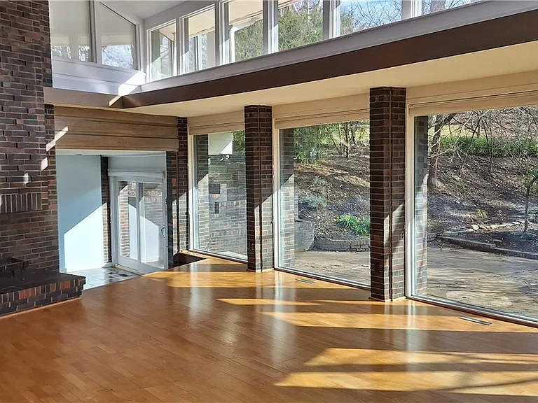 90 E Woodland Rd — Photo 12
