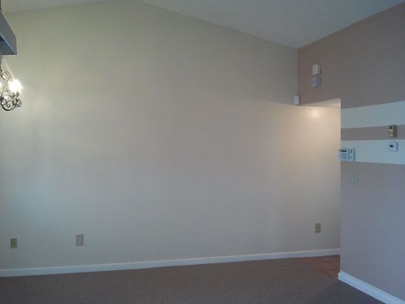 3rd image of 1051 Jefferson Dr APT E