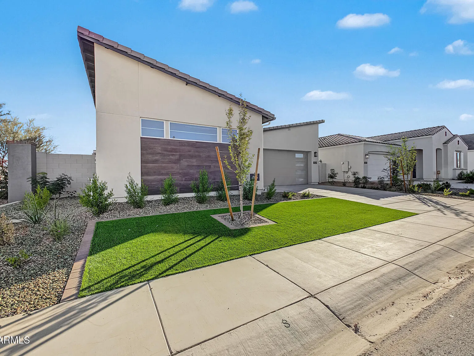 4 bed, 2.5 bath, 2129 sqft, $3,195 — Photo 4