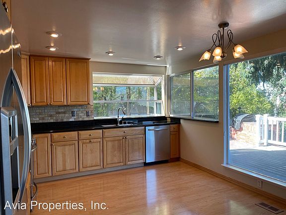 3rd image of 840 Seminole Way