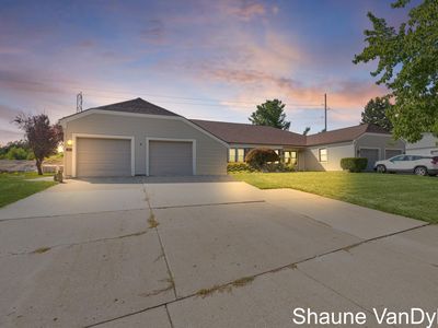 331 Rolling Greene Dr NW, Grand Rapids, MI, 49534