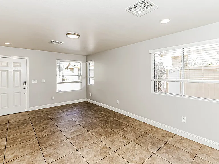10424 Armand Ave — Photo 7