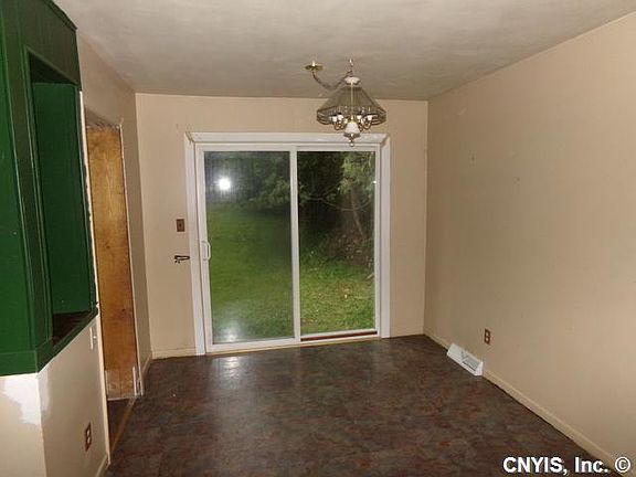 3rd image of 8039 Chatham Dr