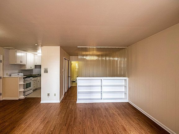 5th image of 815 Race St APT 2