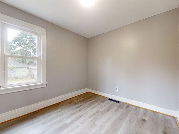 2nd image of 129 Esser Ave