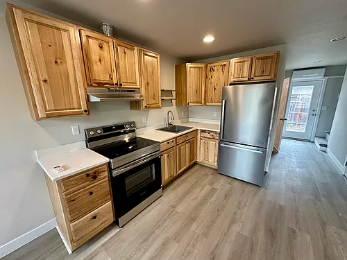 450 SE Lilly Ave #1 Photo 1