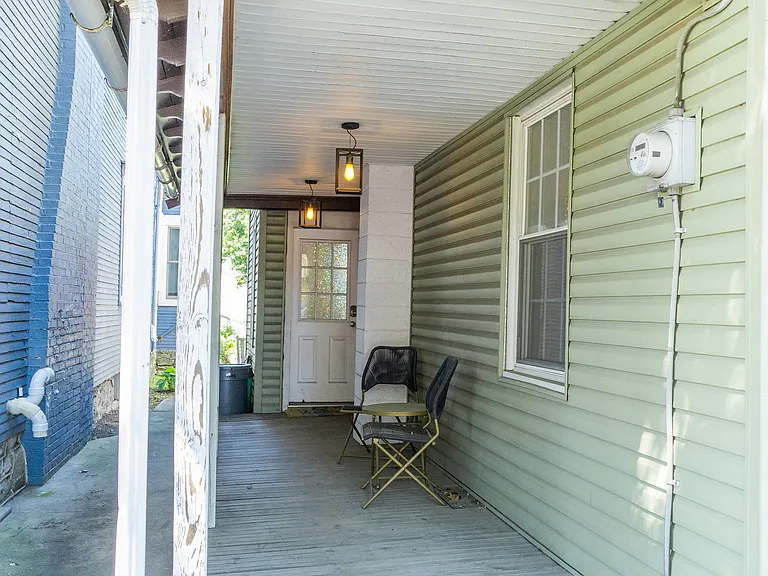 303 E Main St — Photo 3