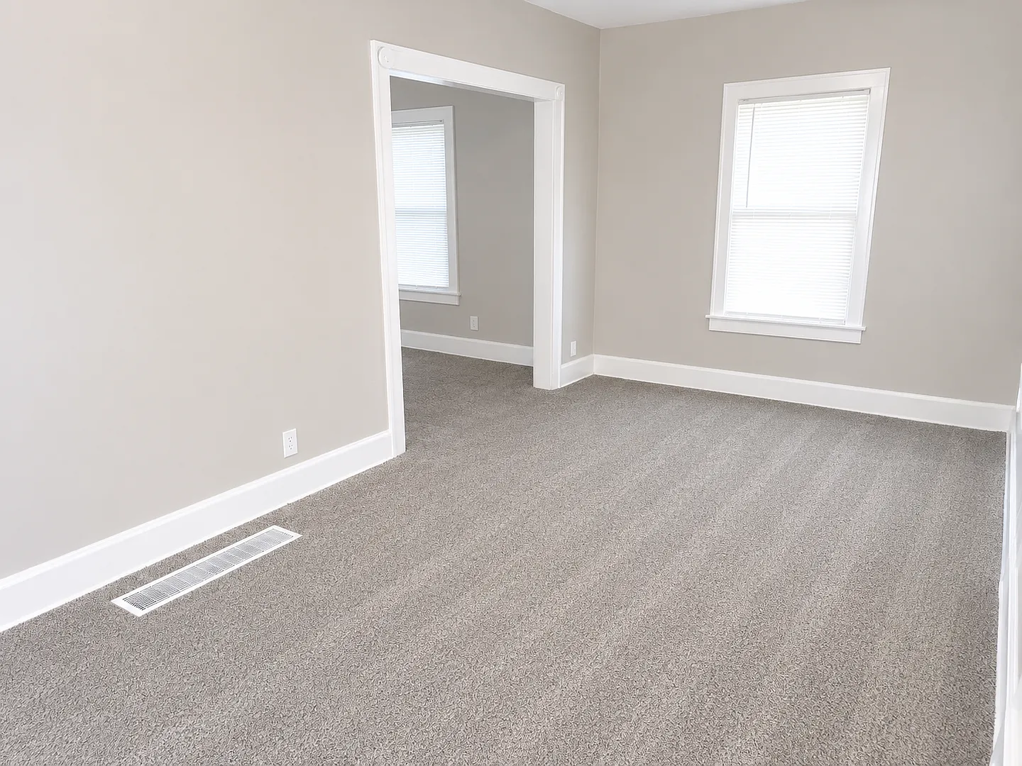 Cute Two Bedroom Home — Photo 3
