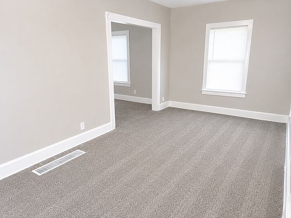 3rd image of 905 Southwest Blvd