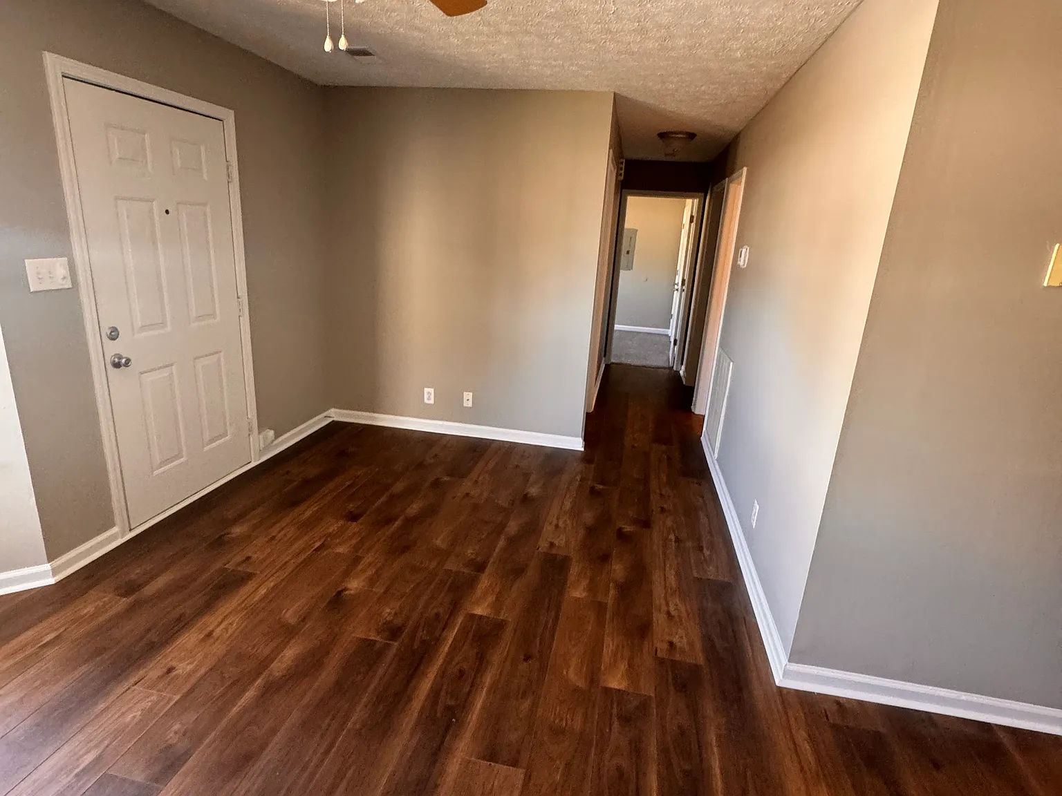 1043 Shadow Ridge Ave — Photo 4