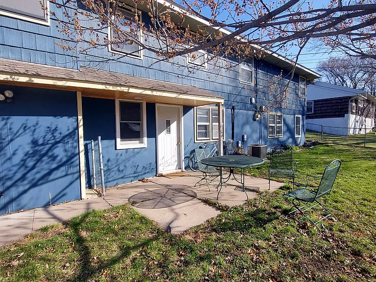 1816 44th Ave NE — Photo 19
