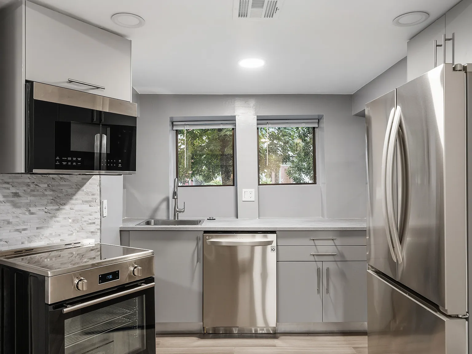 2 bed, 800 sqft, $3,150 — Photo 3