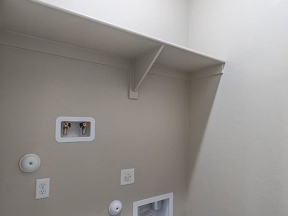 3rd image of 402 W Columbia St